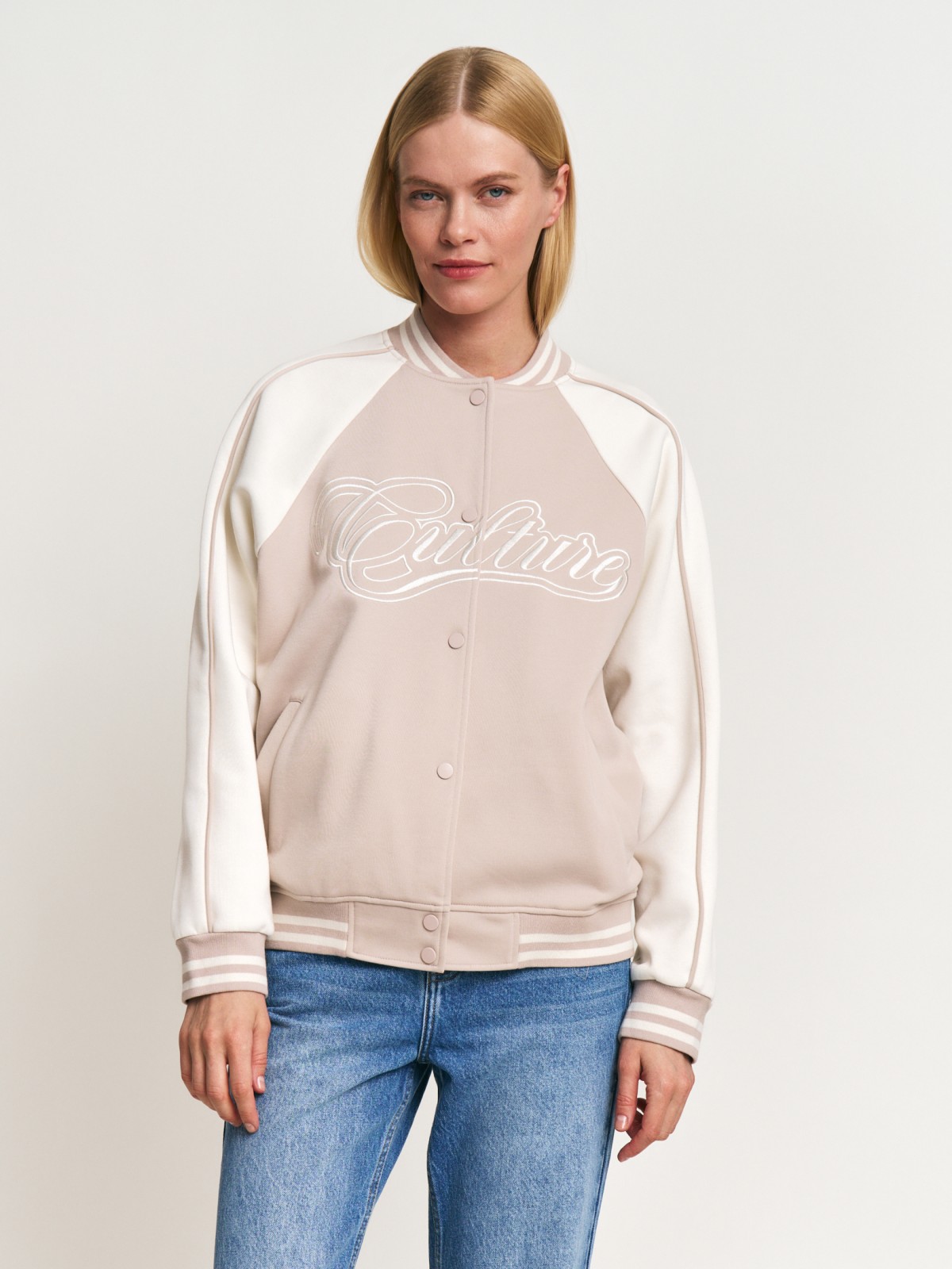 Утеплённая толстовка-бомбер в колледж-стиле