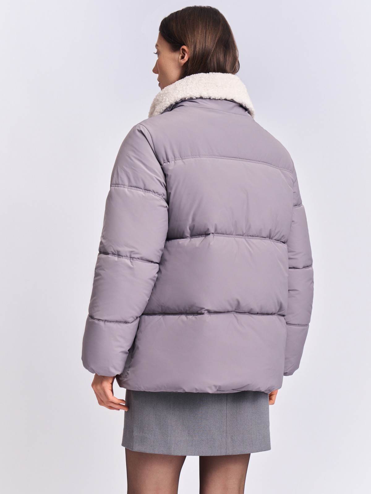 Тёплая куртка с высоким воротником