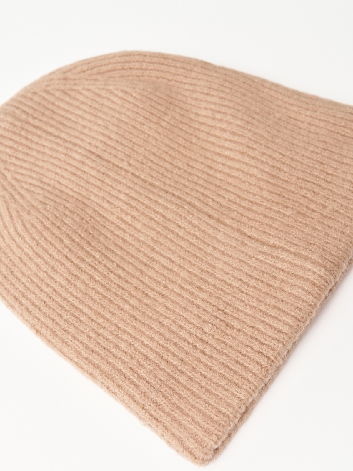 Вязаная шапка-бини с шерстью