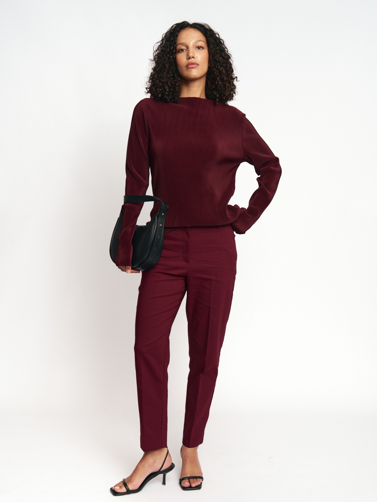 Офисные брюки силуэта Slim