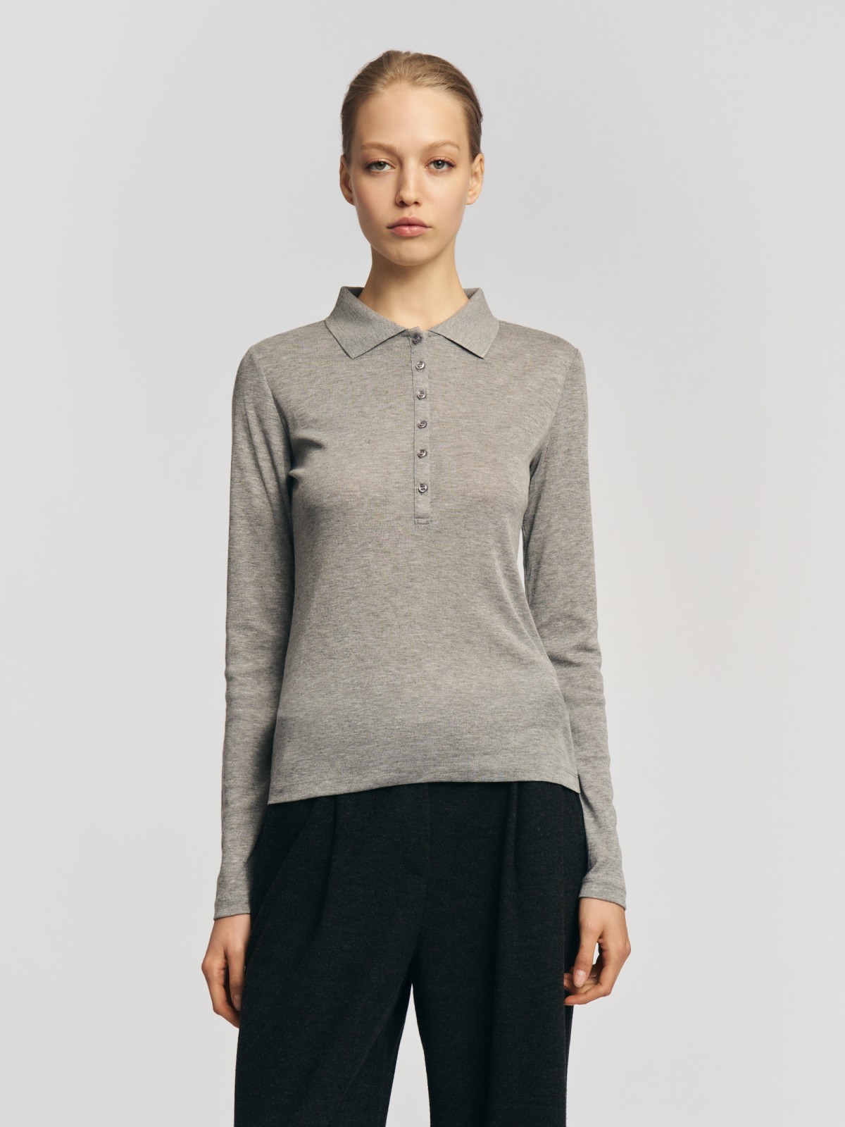 Трикотажный лонгслив поло на пуговицах