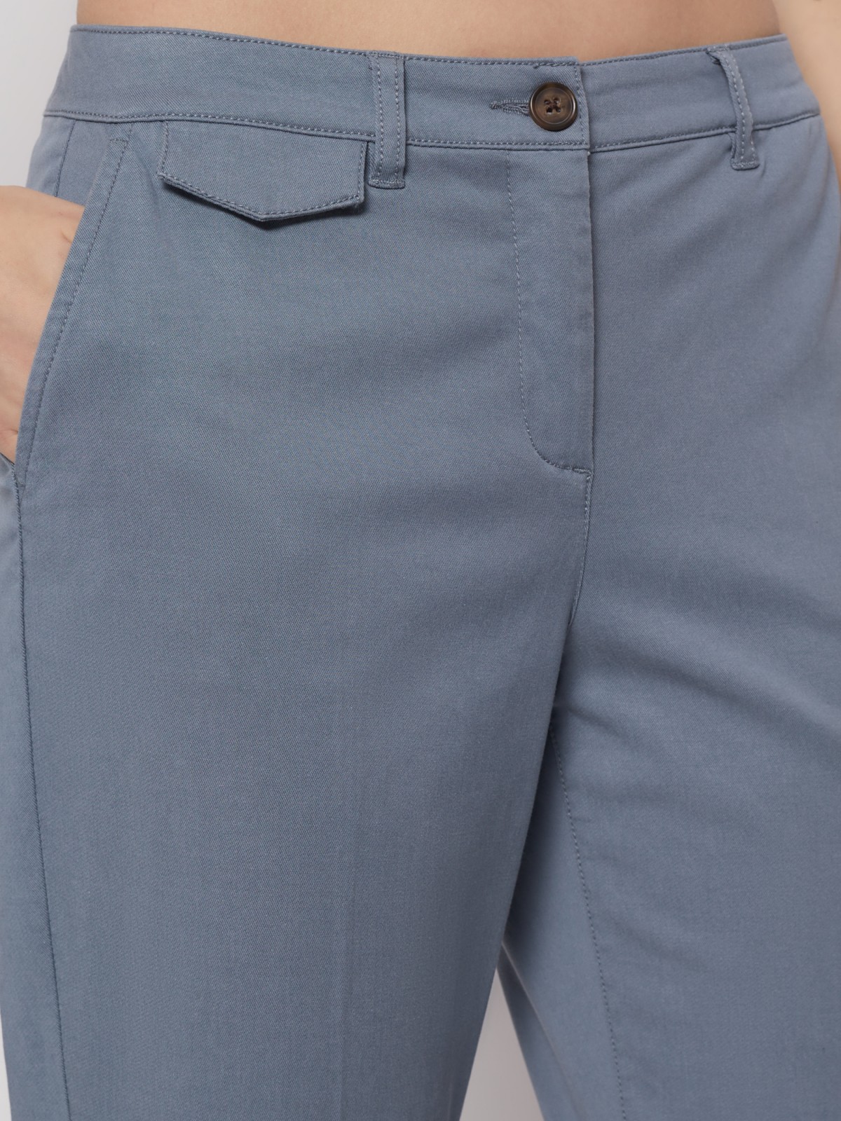 Брюки-чинос 