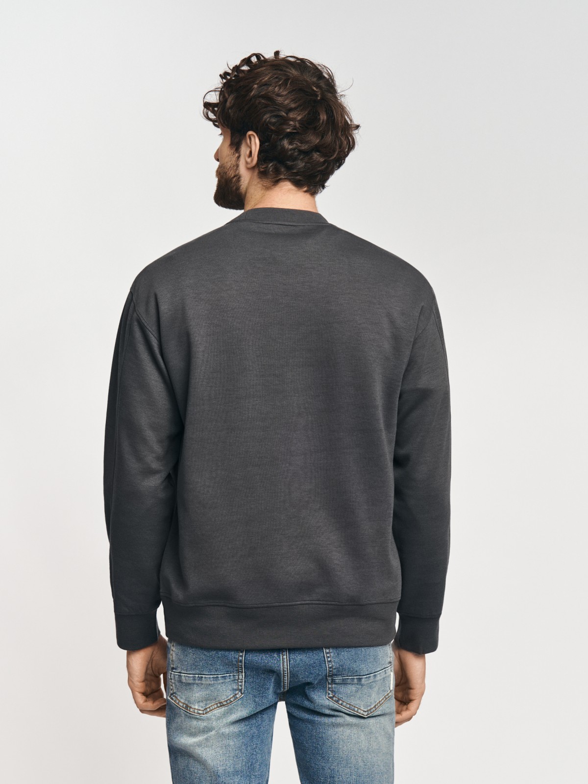 Трикотажный свитшот однотонный