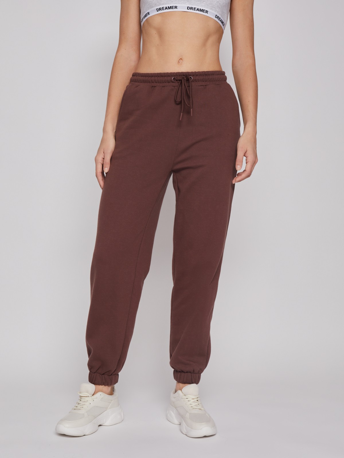 Брюки-джоггеры в спортивном стиле