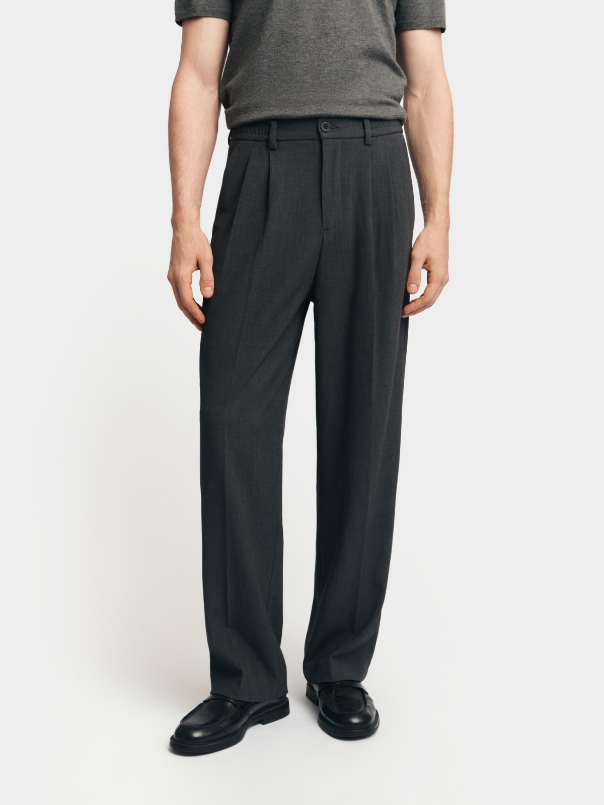 Брюки свободного силуэта с поясом на резинке