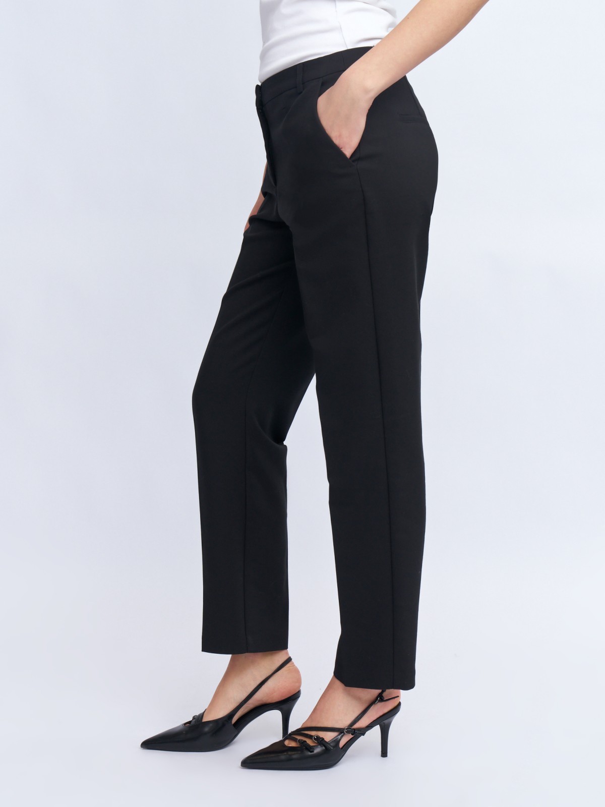 Офисные брюки силуэта Slim со стрелками