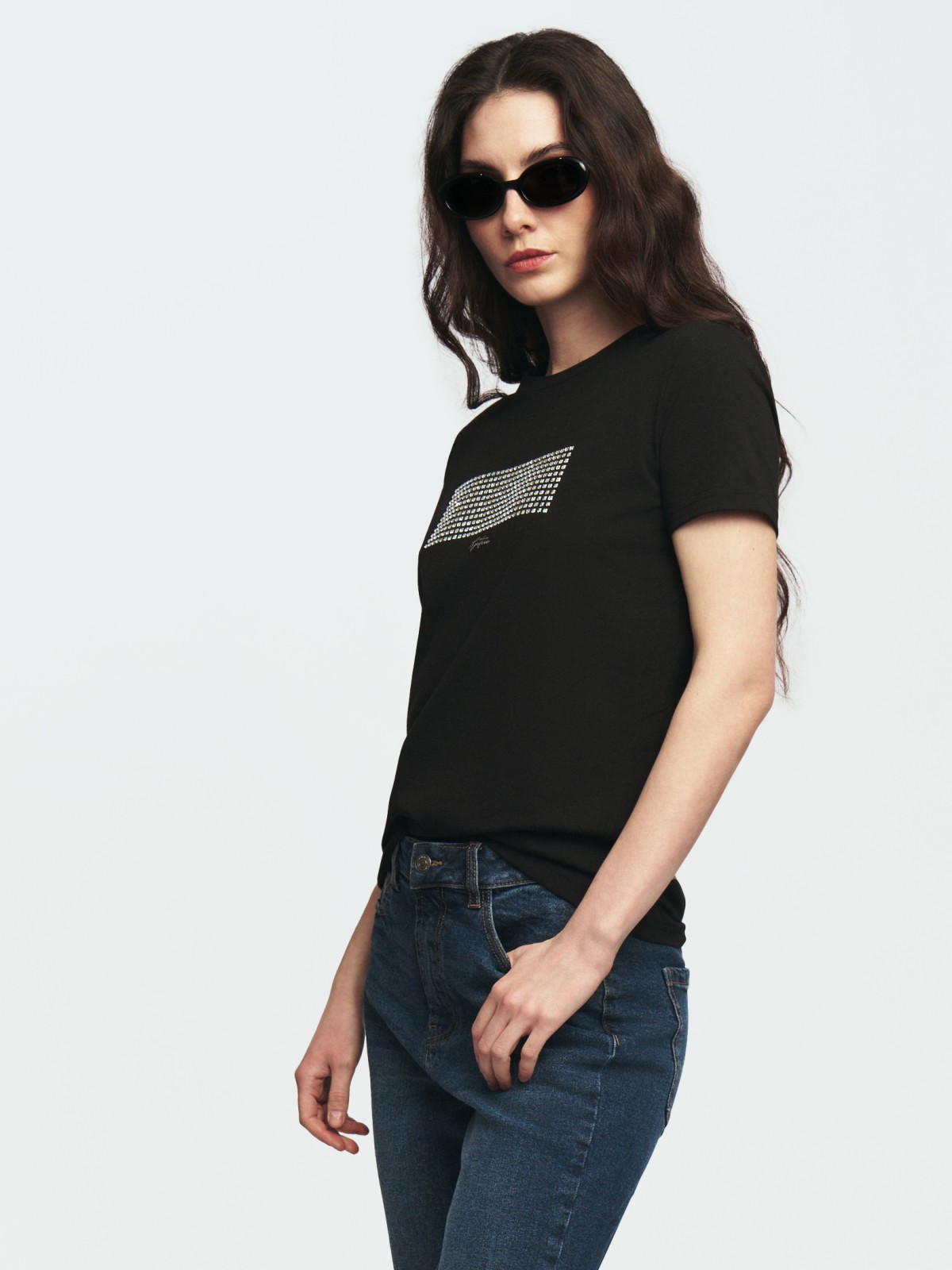 Трикотажная футболка с коротким рукавом и стразами