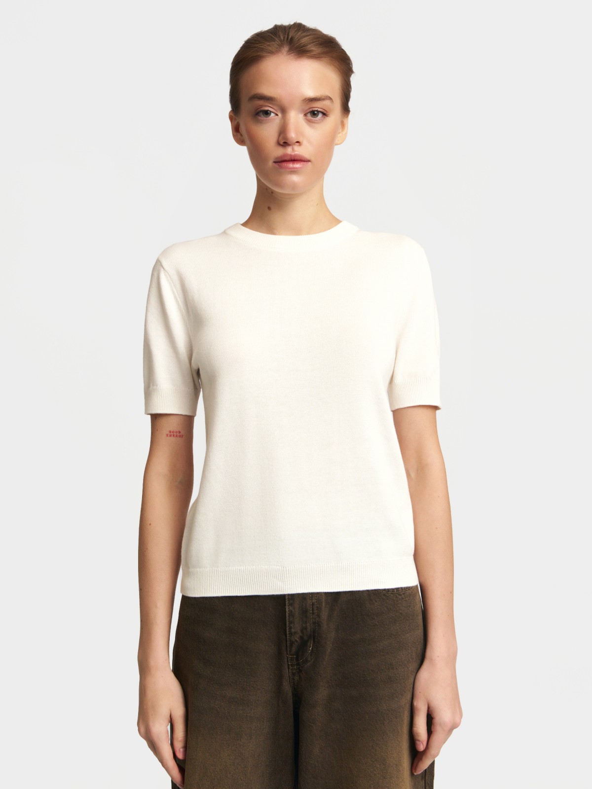 Трикотажный джемпер с коротким рукавом