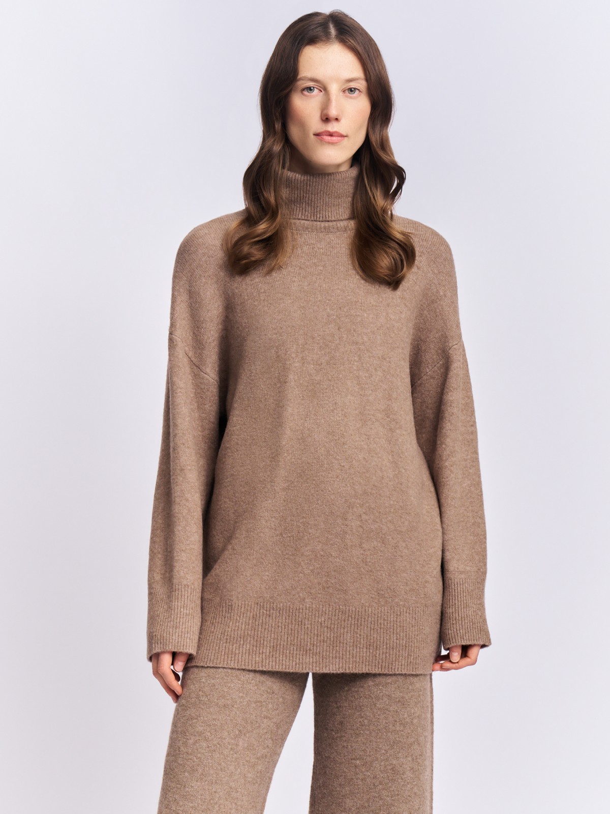 Длинный вязаный свитер с шерстью