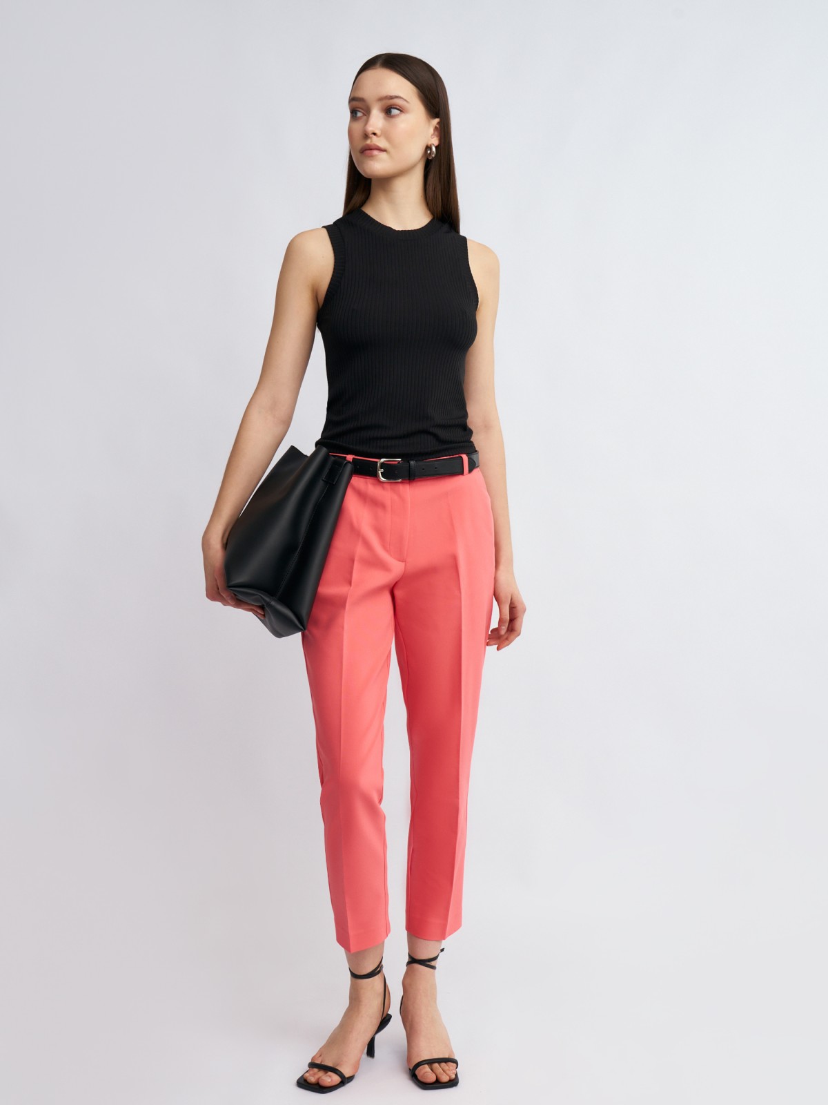 Офисные брюки силуэта Slim со стрелками