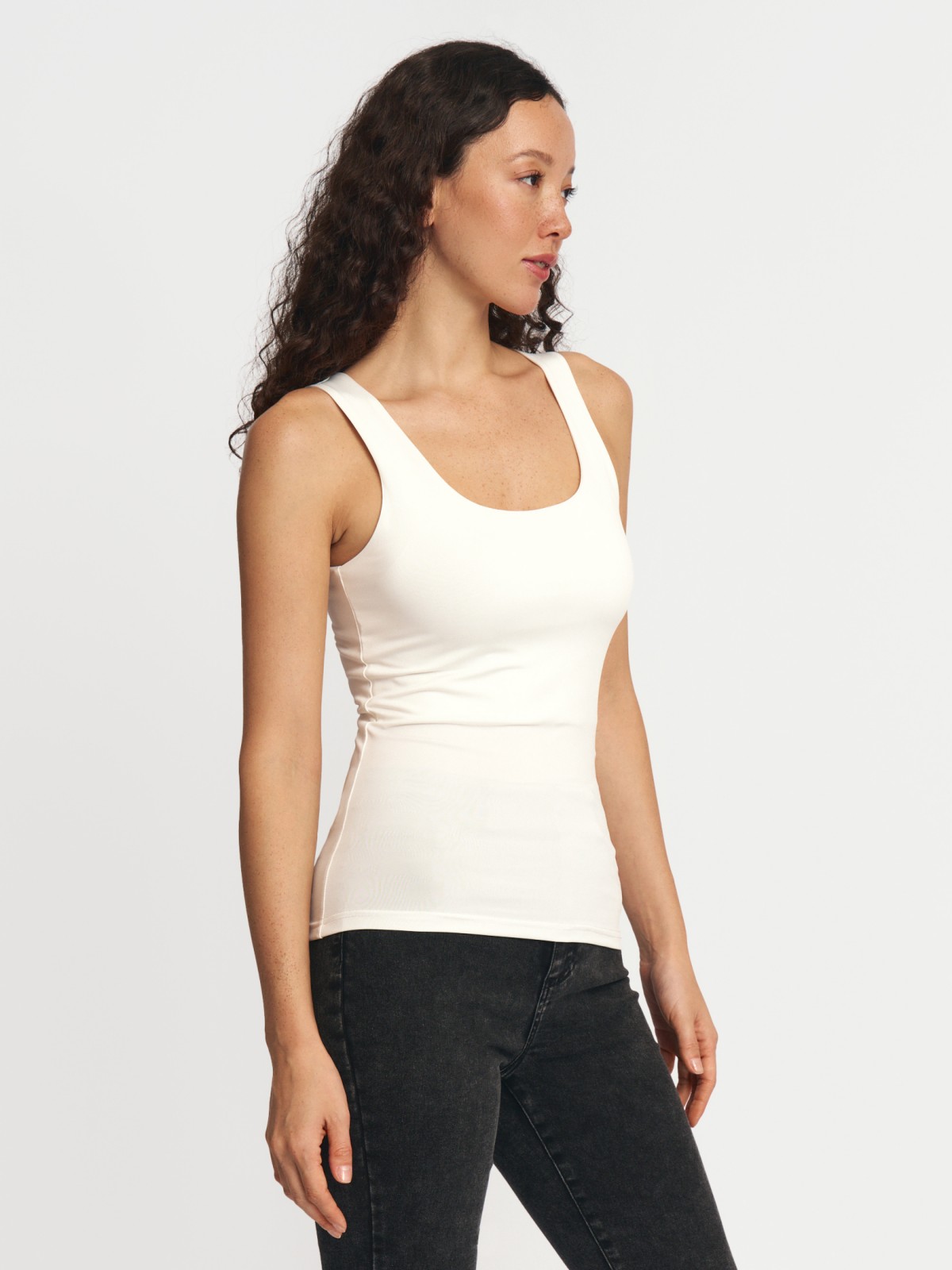 Бесшовный топ-майка без рукавов