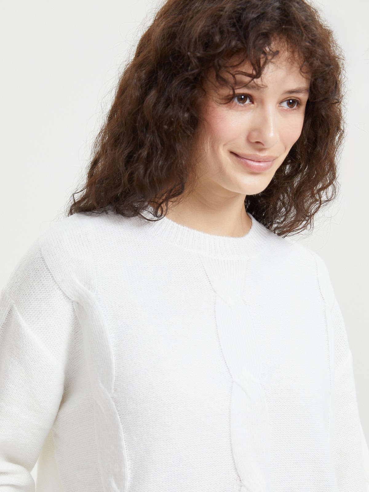 Вязаный джемпер с косами