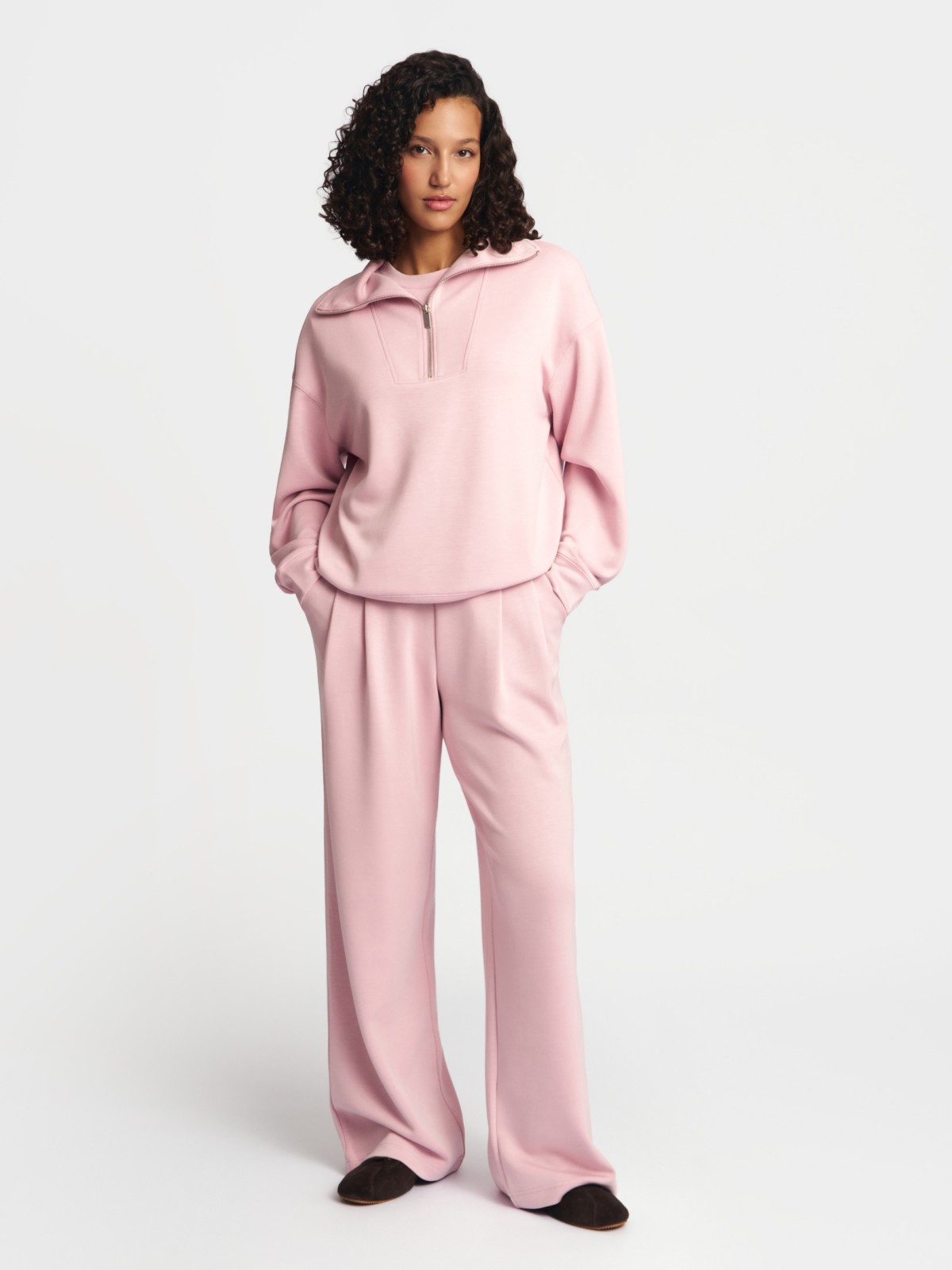 Трикотажные брюки на резинке