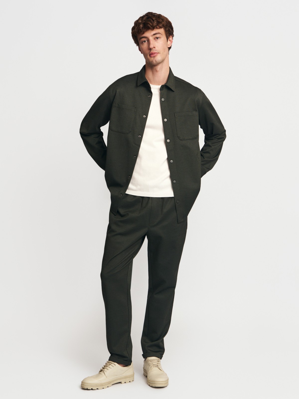 Брюки на резинке с отворотами