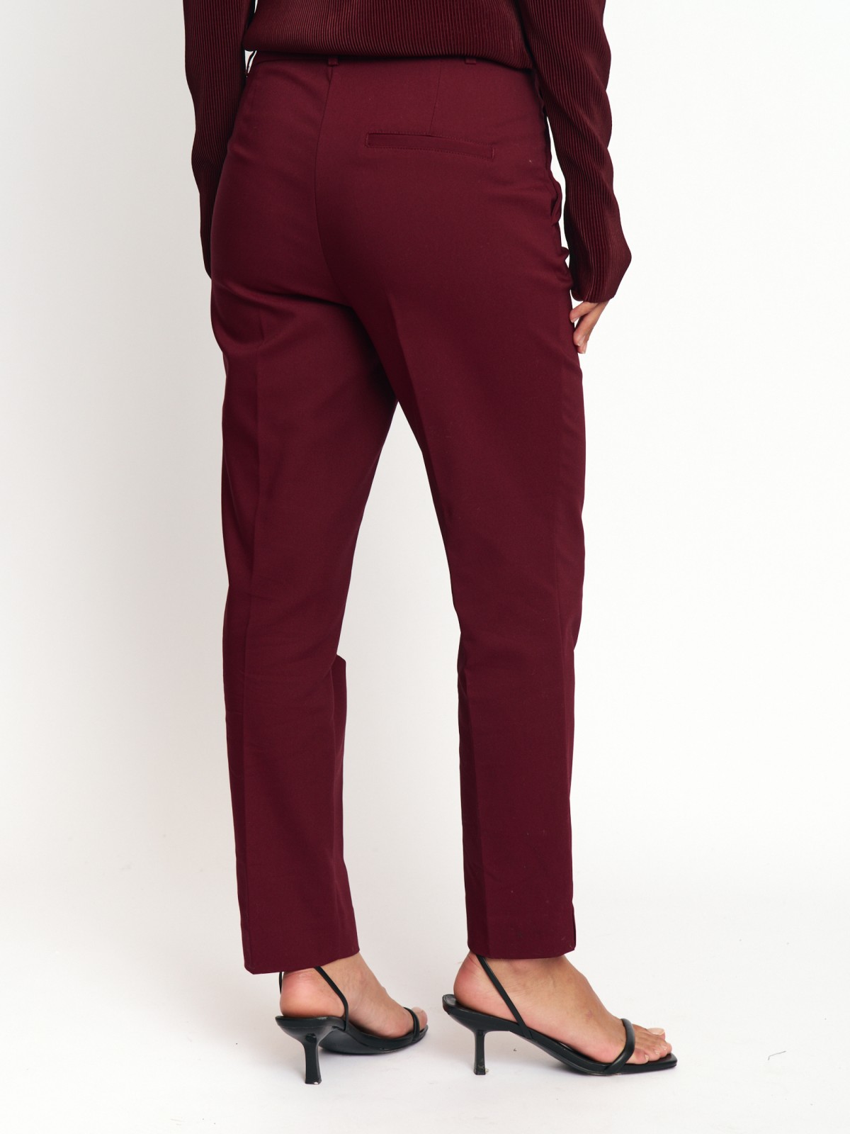 Офисные брюки силуэта Slim