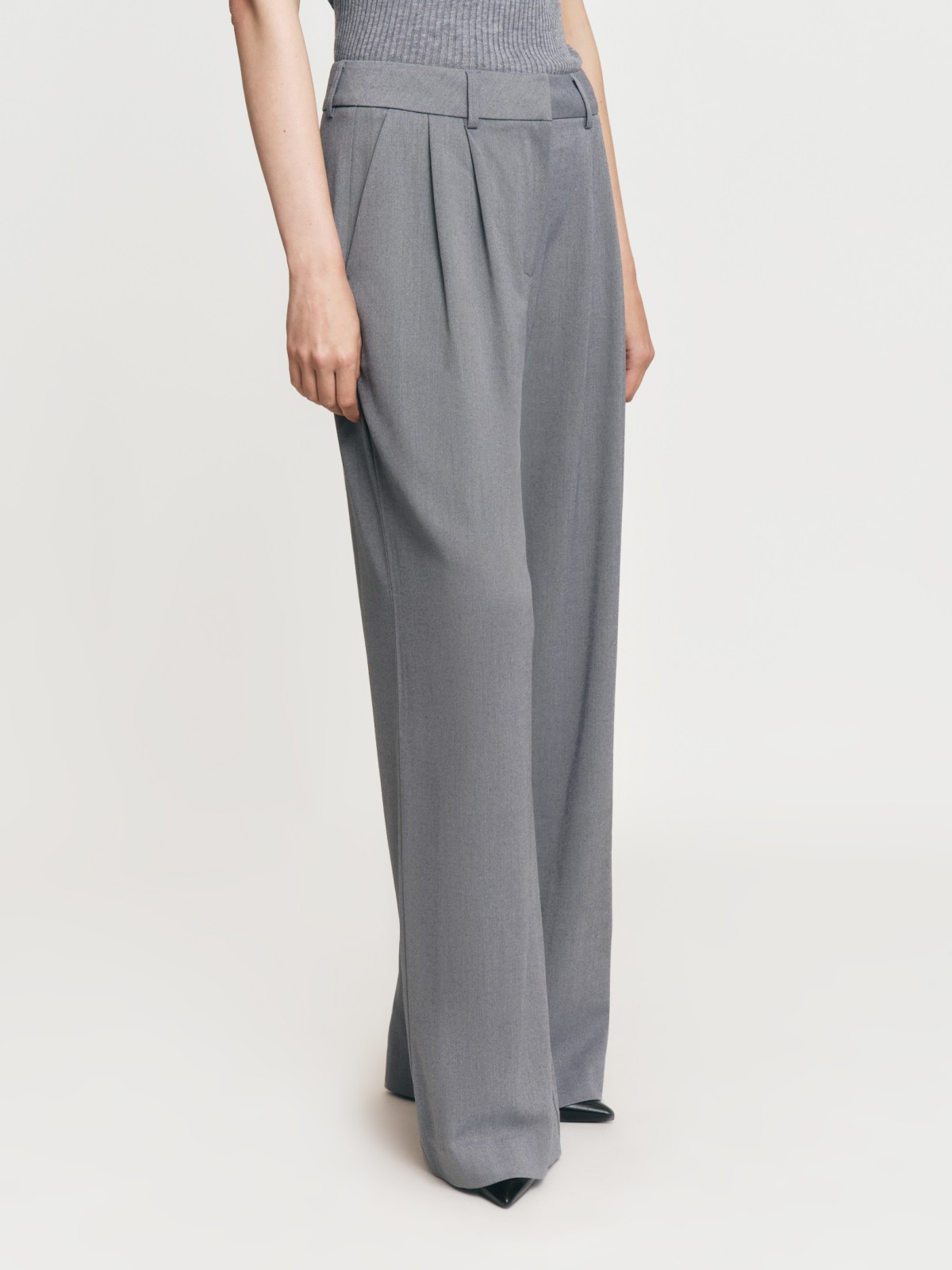 Брюки широкого силуэта Wide с защипами