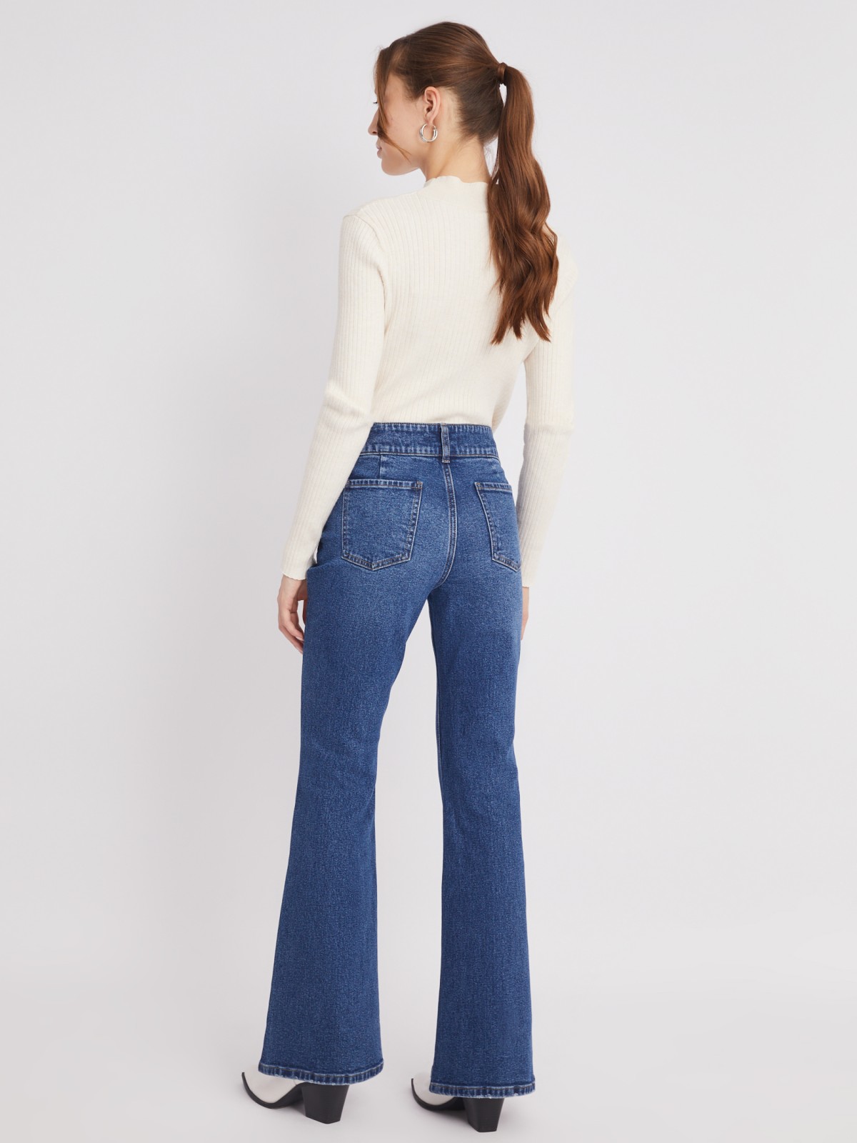 Джинсы силуэта Bootcut со средней посадкой