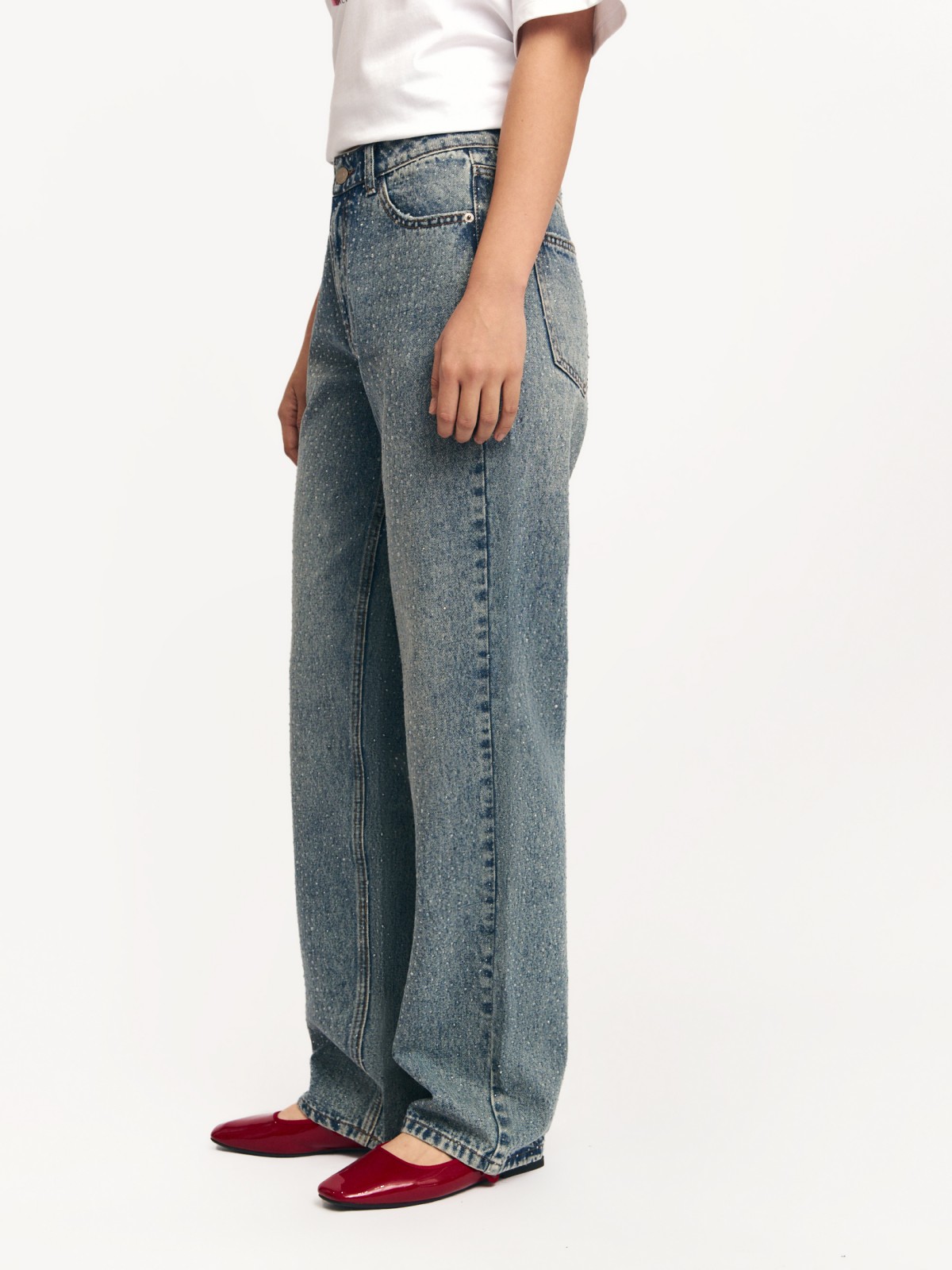 Джинсы прямого силуэта со стразами