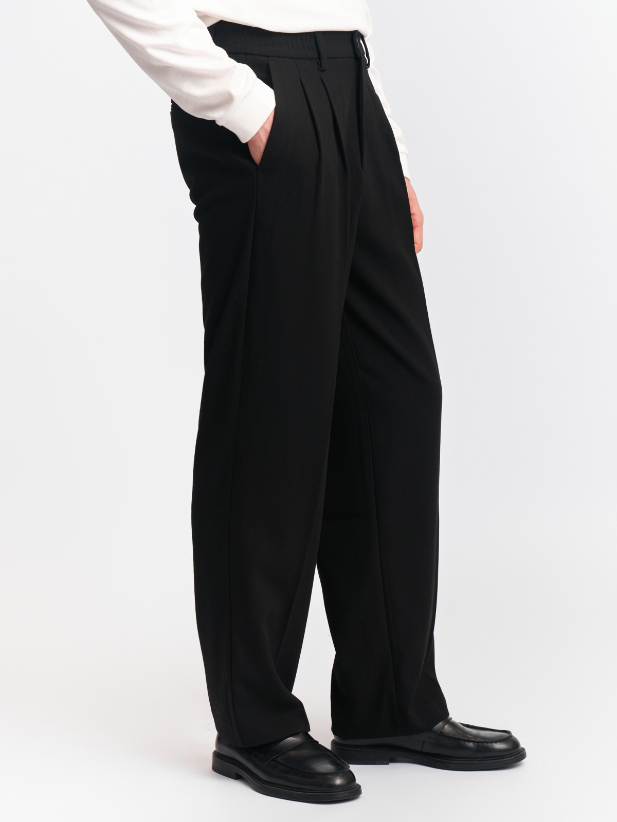 Брюки свободного силуэта с поясом на резинке