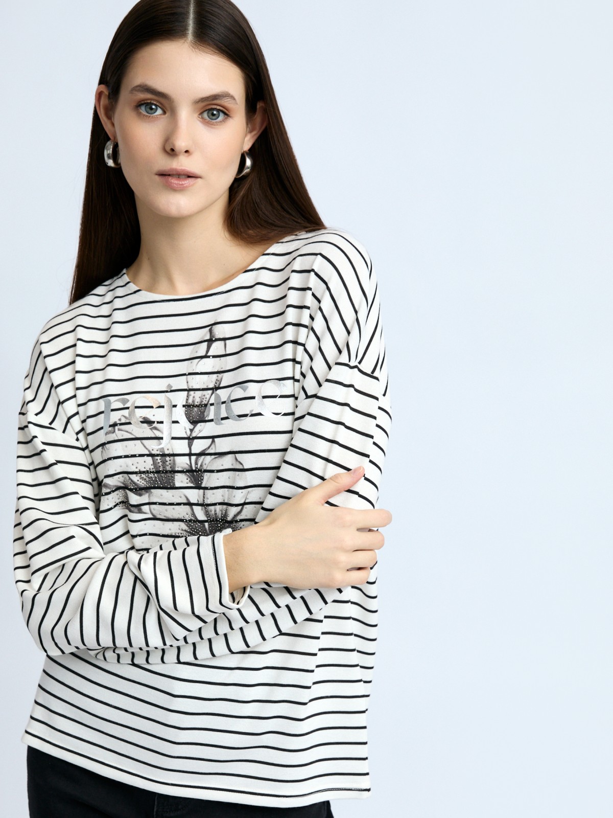 Лонгслив-тельняшка в полоску со стразами