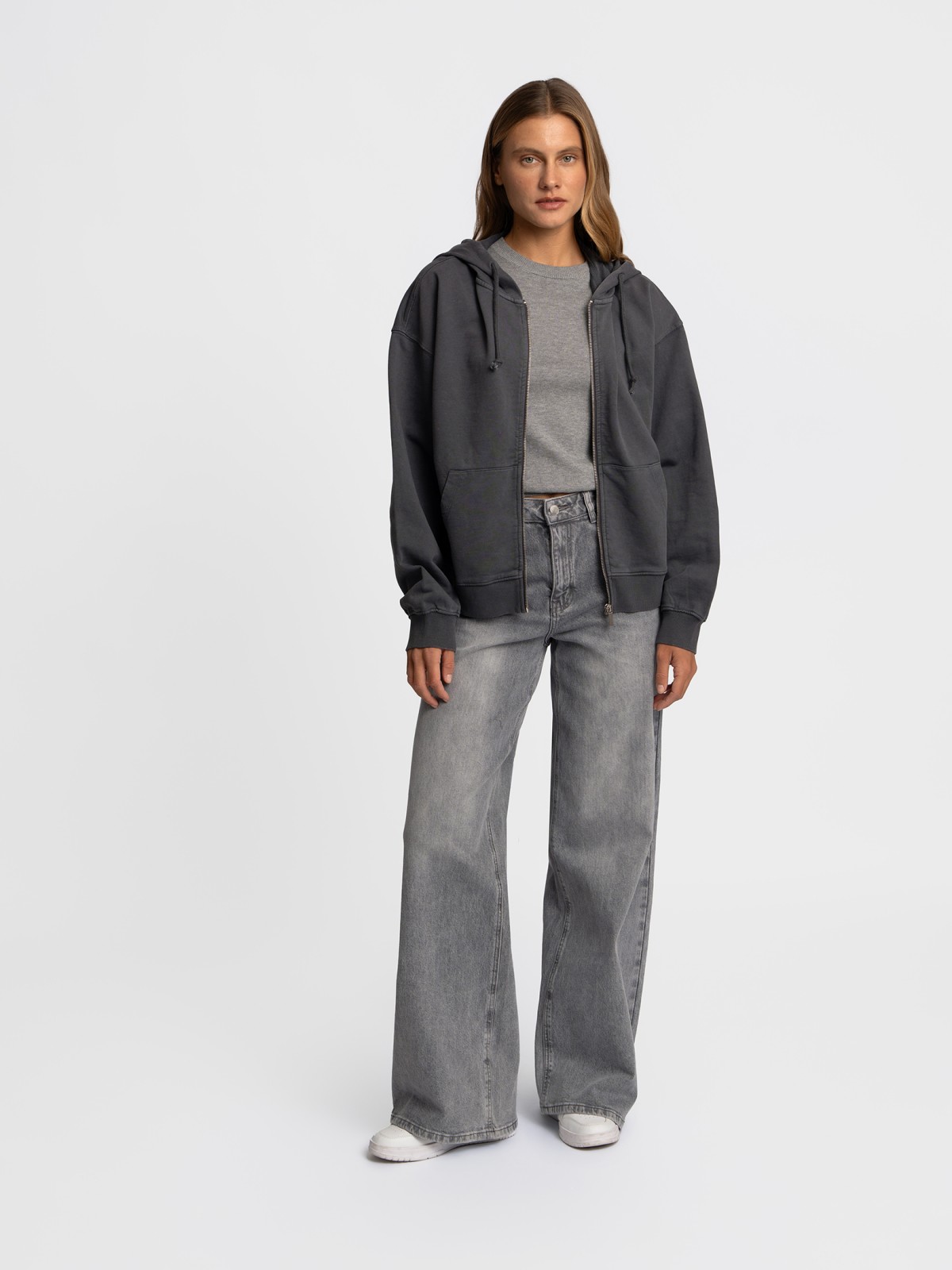 Толстовка на молнии с капюшоном