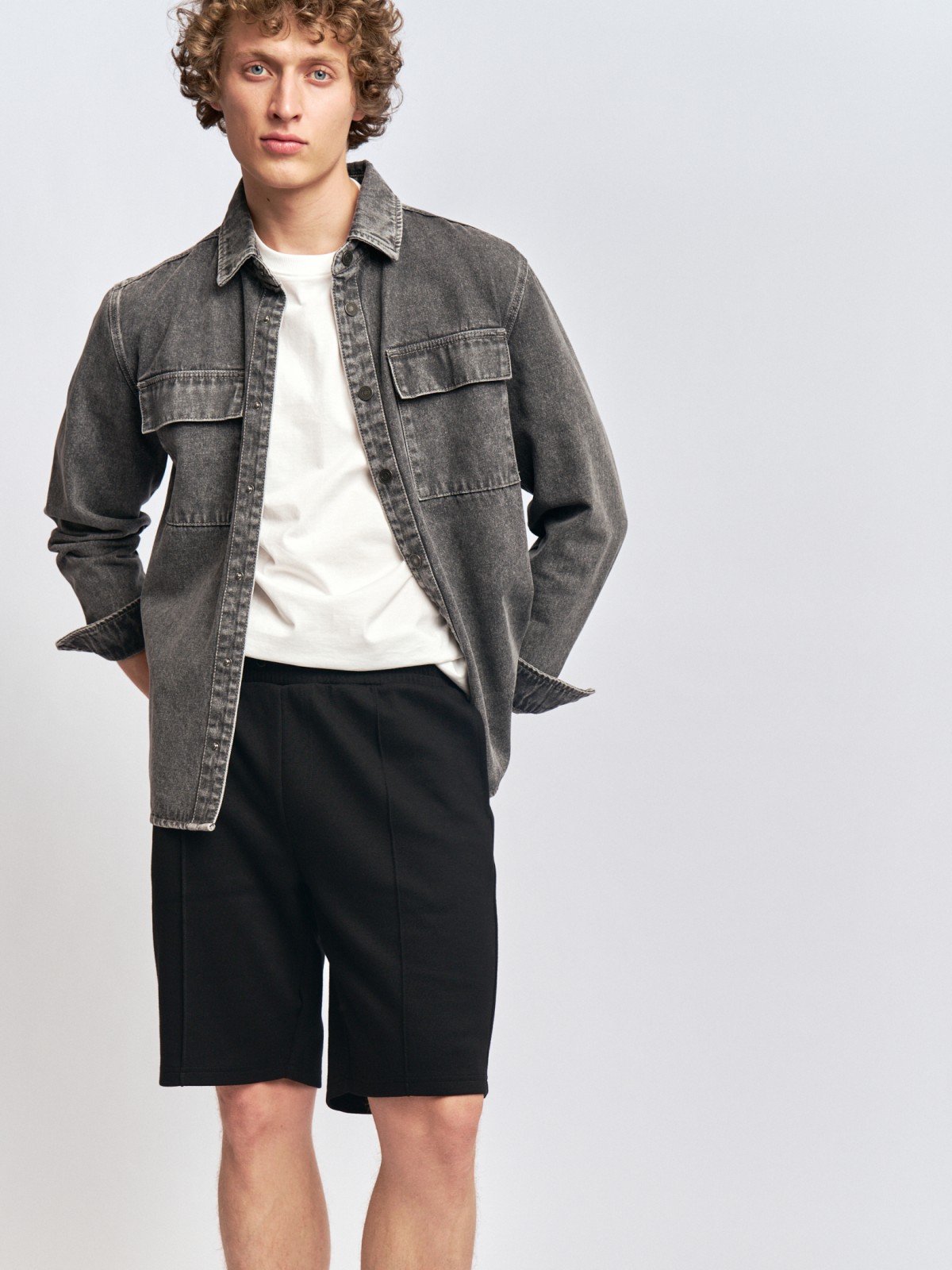 Трикотажные шорты на резинке