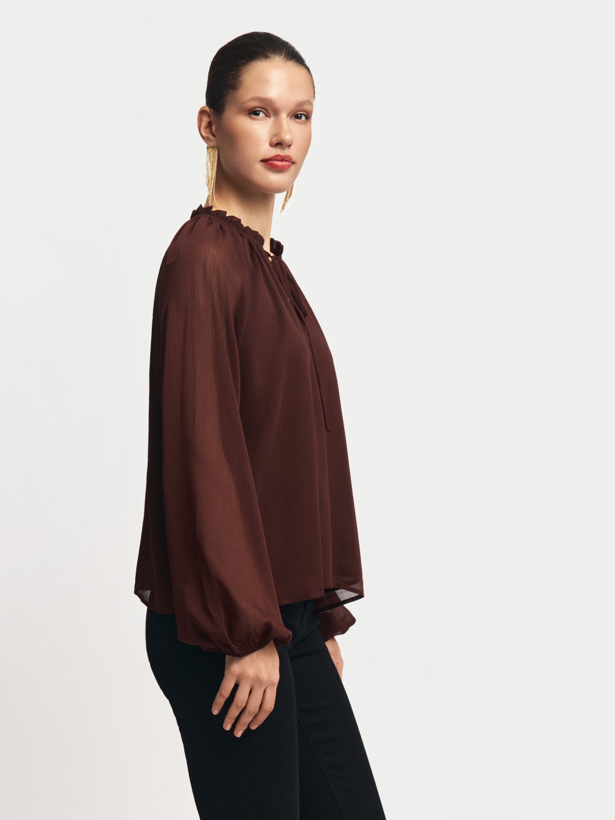 Блузка из шифона с завязками 