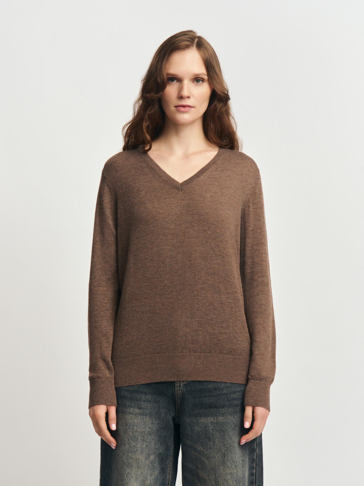 Трикотажный пуловер с вырезом и длинным рукавом