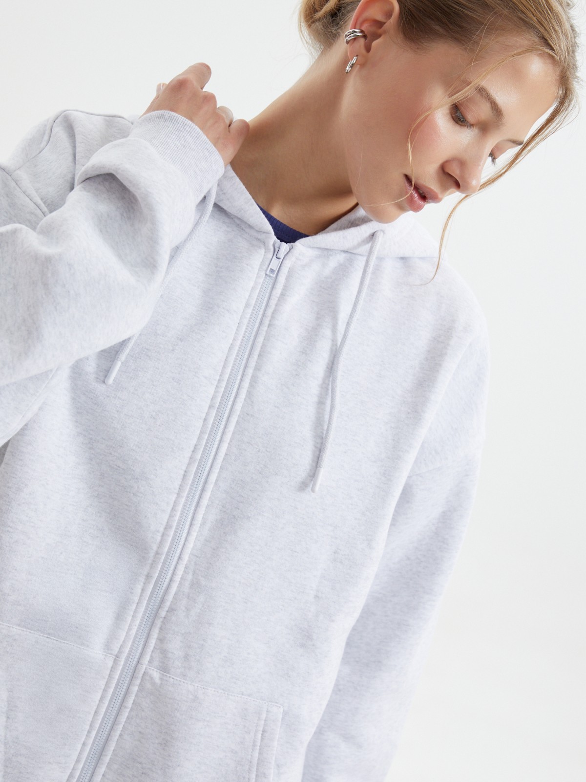 Утеплённая толстовка на молнии с начёсом и капюшоном