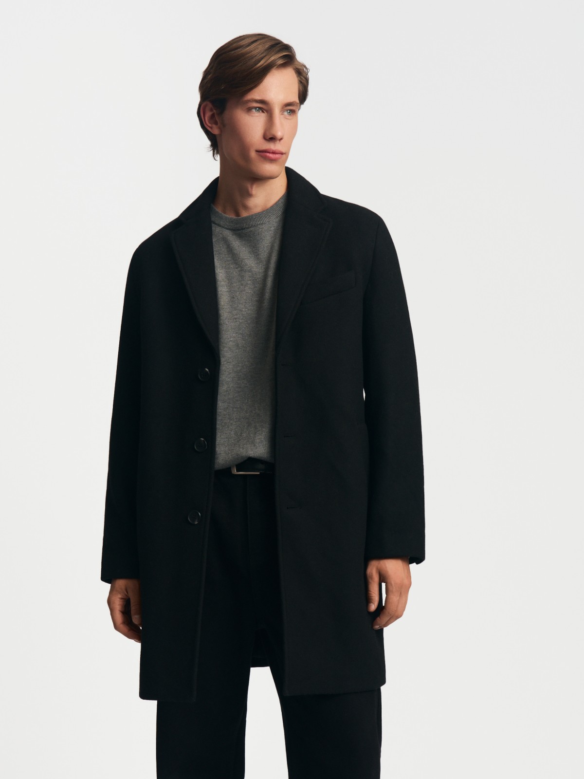 Пальто из шерсти удлинённого силуэта на пуговицах
