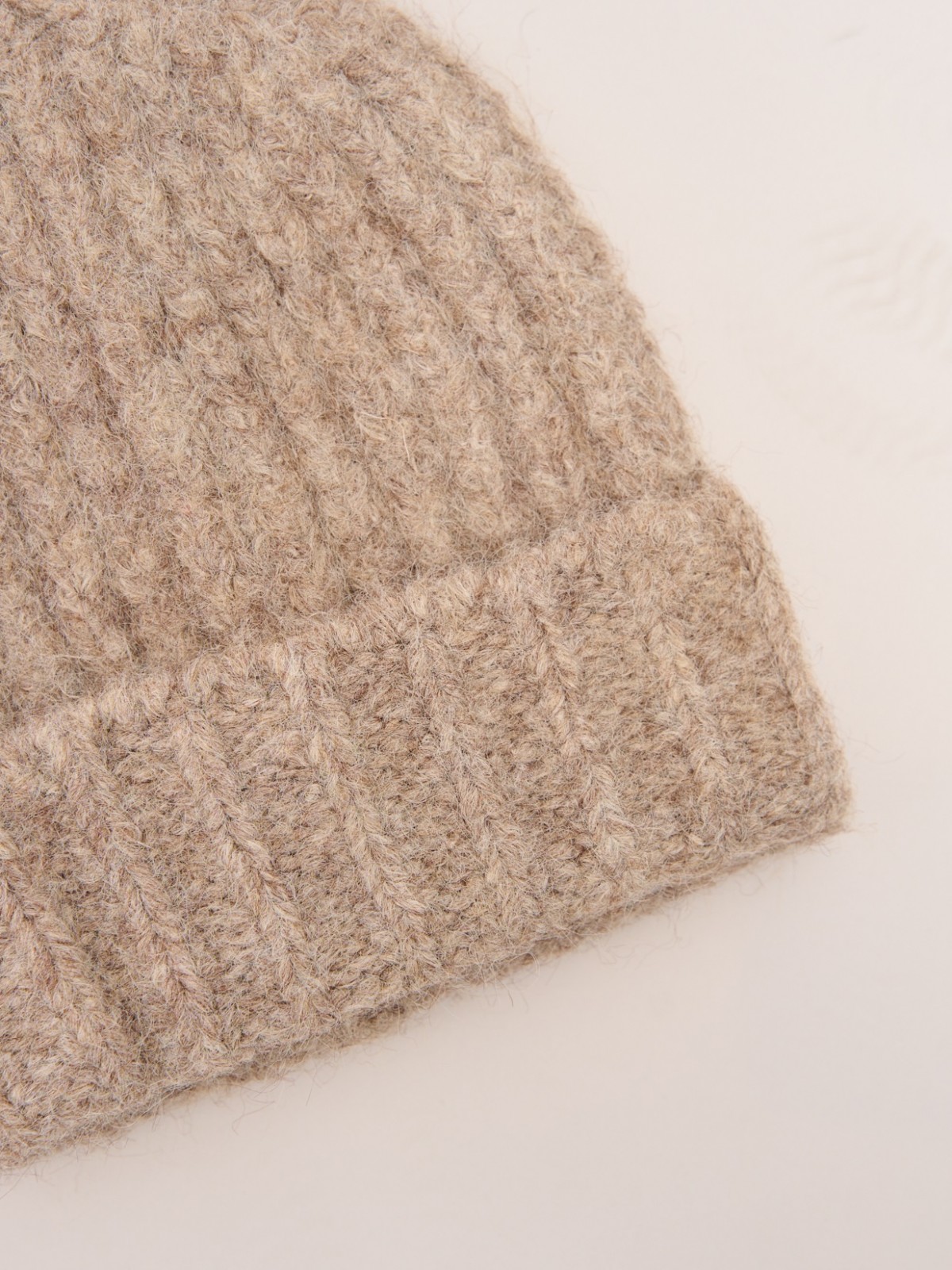 Шерстяная вязаная шапка-бини с отворотом