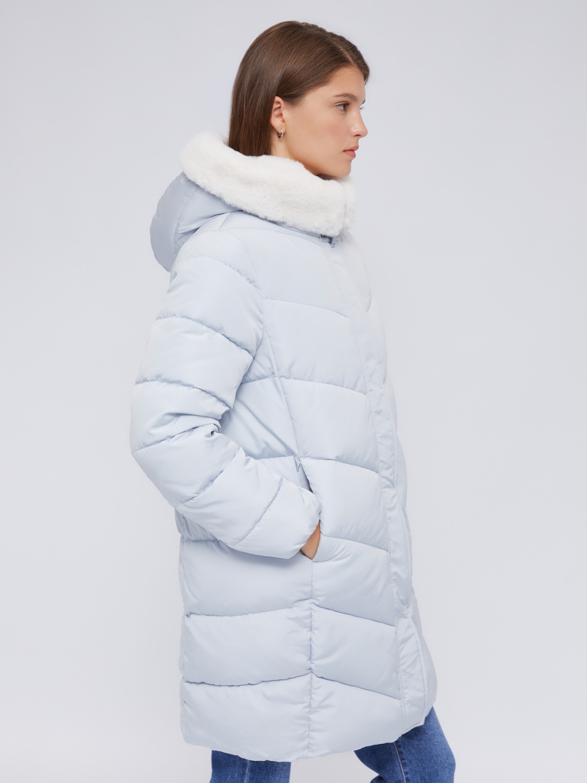 Тёплая куртка-пальто с капюшоном и отделкой из экомеха