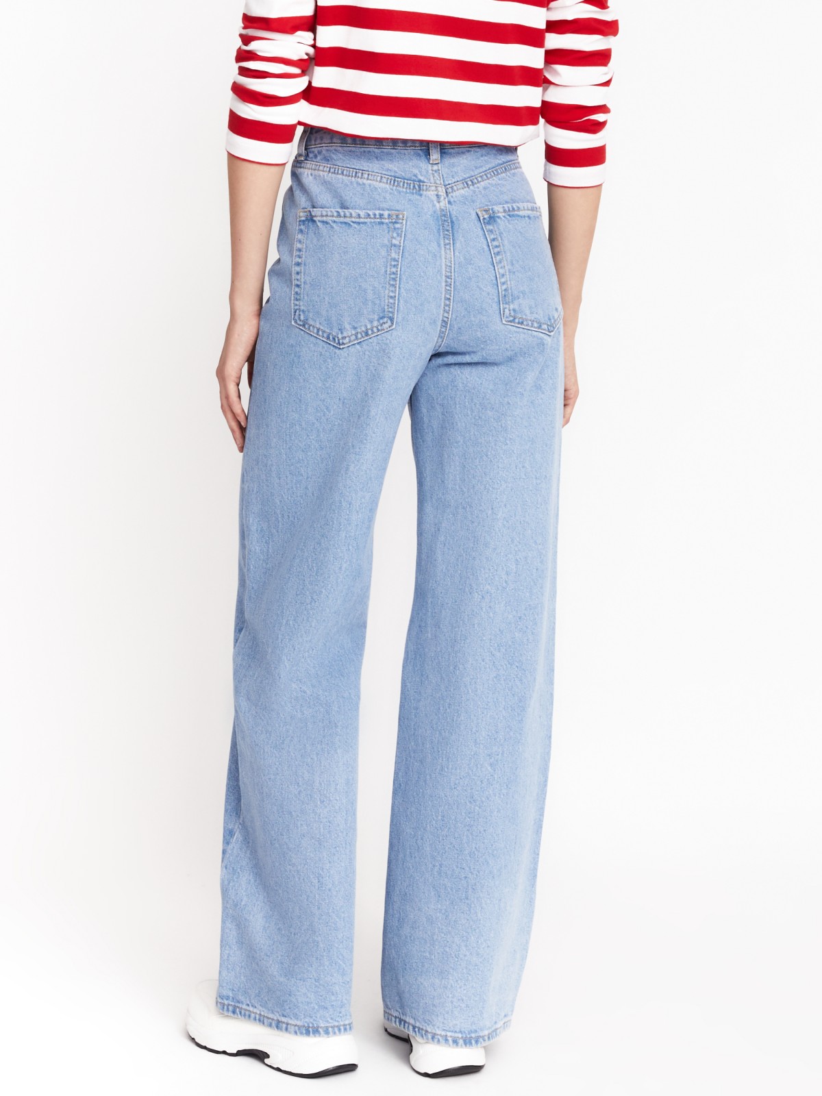 Джинсы силуэта Wide
