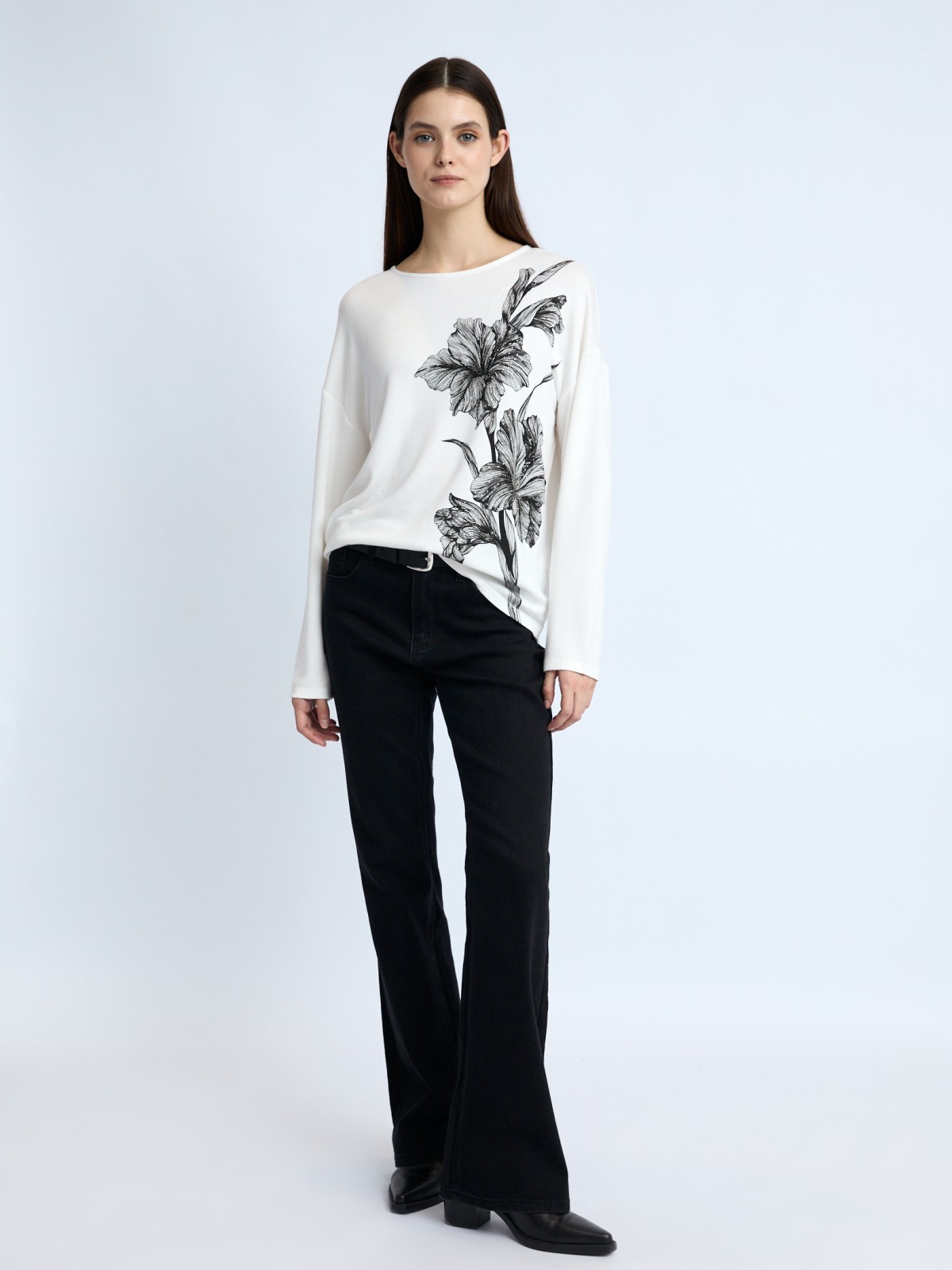 Лонгслив с цветочным принтом и стразами