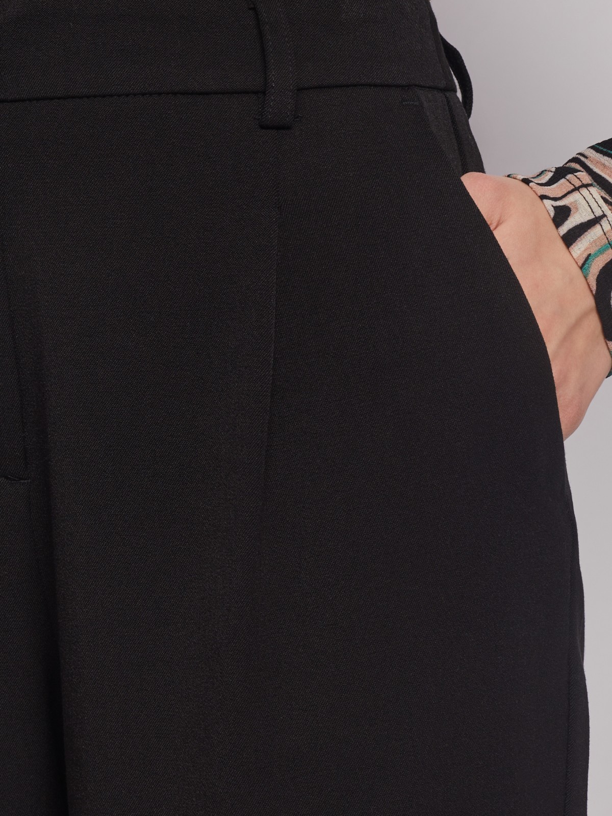 Брюки фасона Carrot