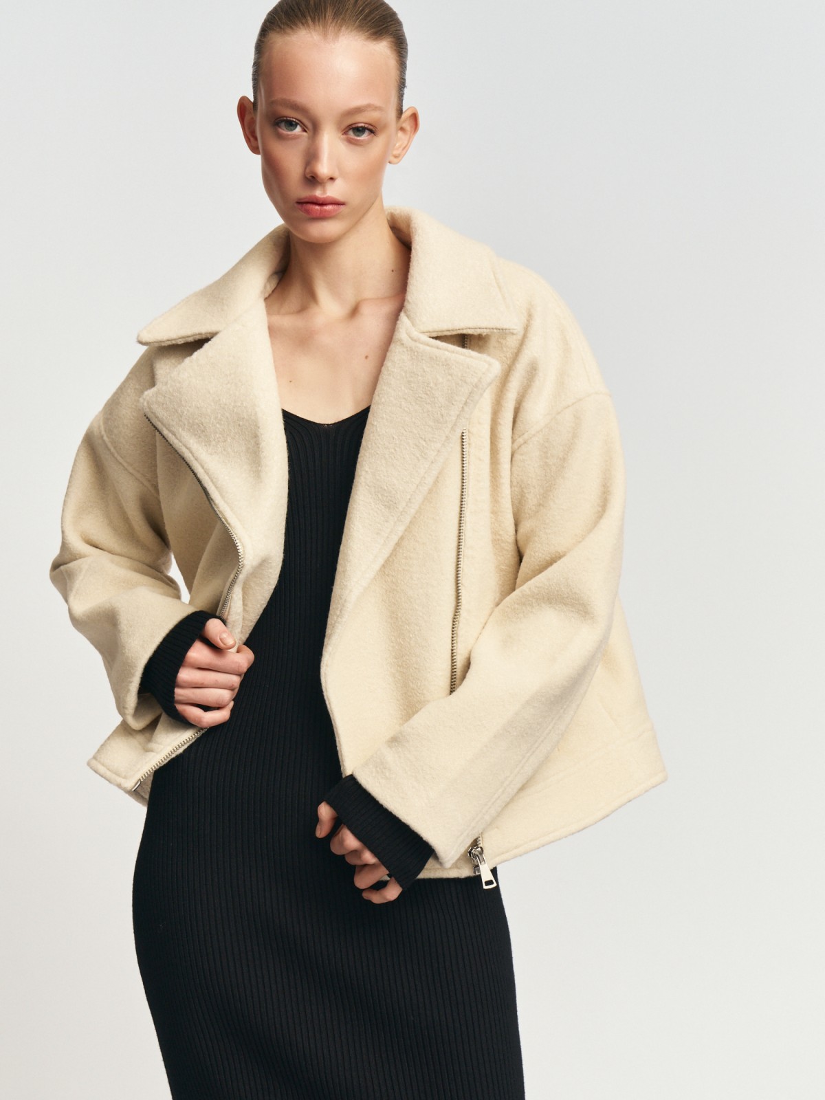 Пальто-косуха оверсайз силуэта из ткани букле