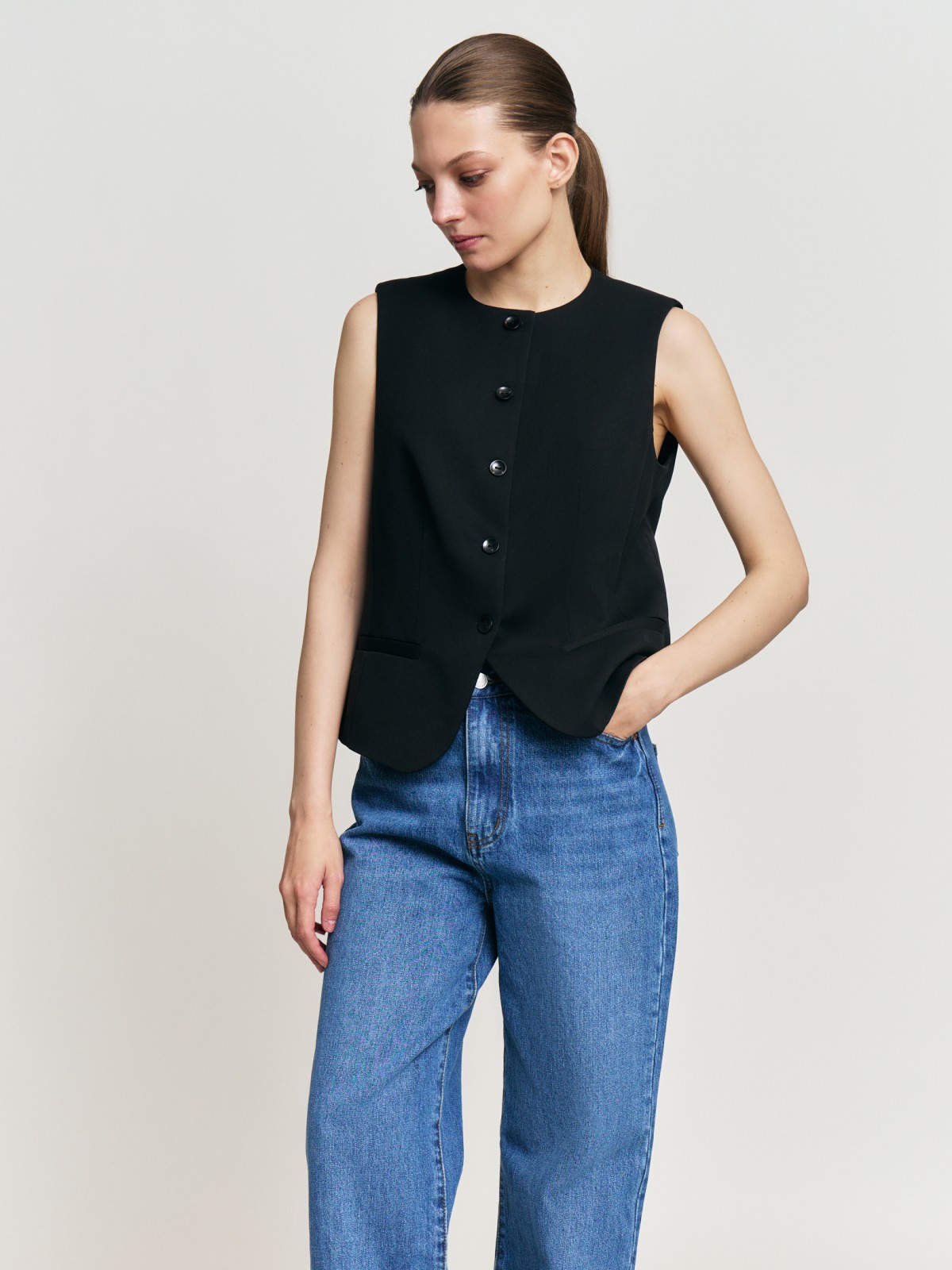 Классический жилет на пуговицах