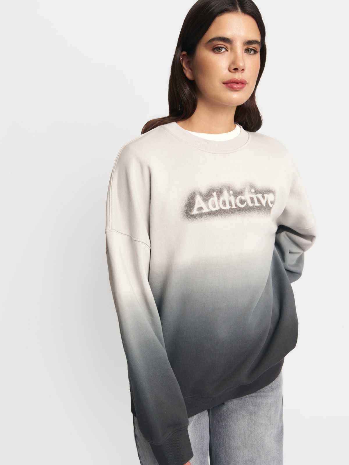 Свитшот оверсайз с надписью