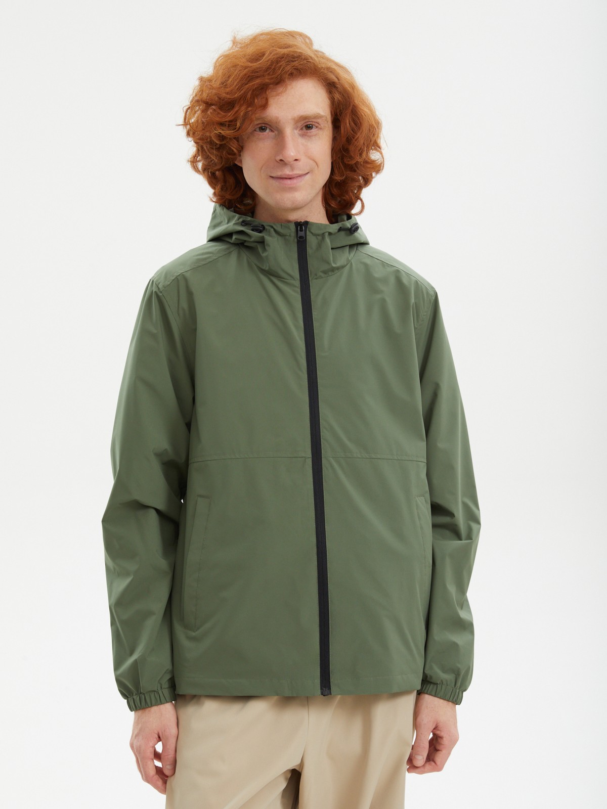 Куртка-ветровка с капюшоном