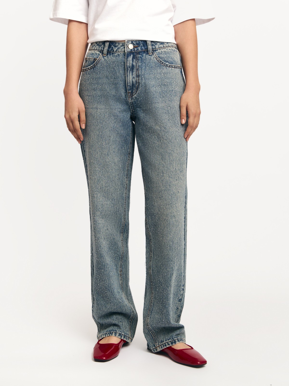 Джинсы прямого силуэта со стразами