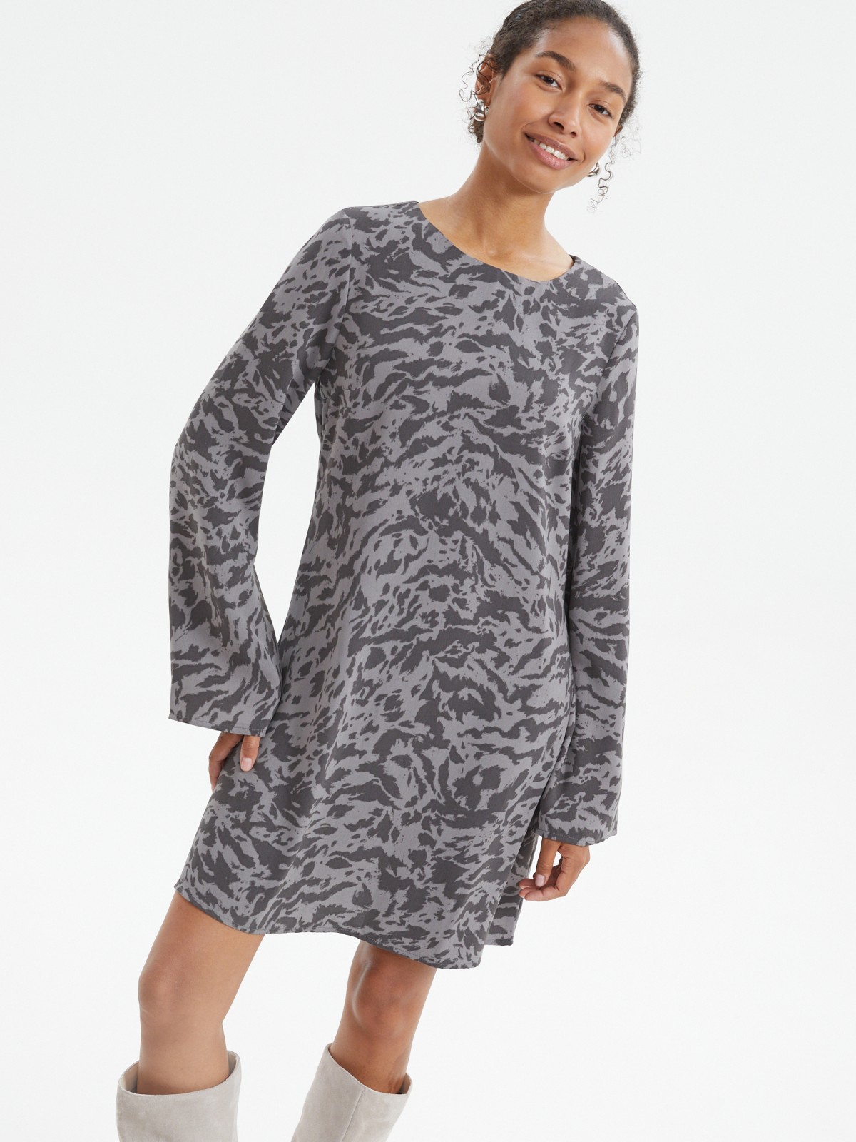 Платье мини с анималистичным принтом