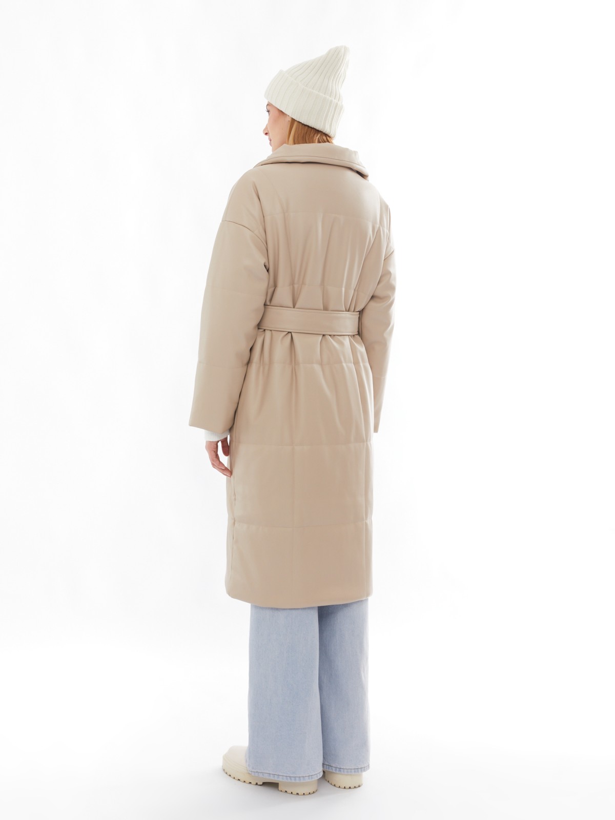 Тёплое пальто из экокожи на синтепоне с воротником-стойкой и поясом