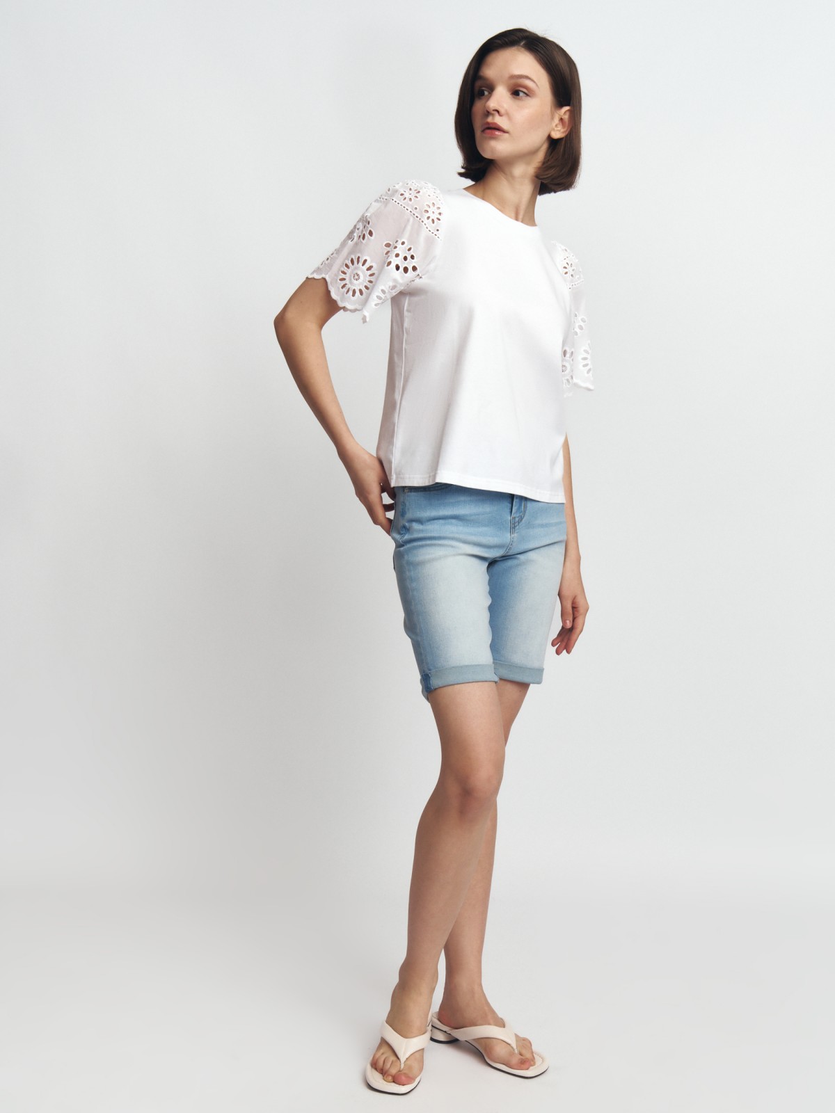 Джинсовые удлинённые шорты с отворотами