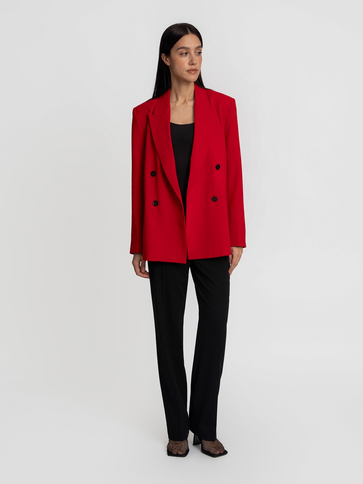 Жакет прямого силуэта на пуговицах