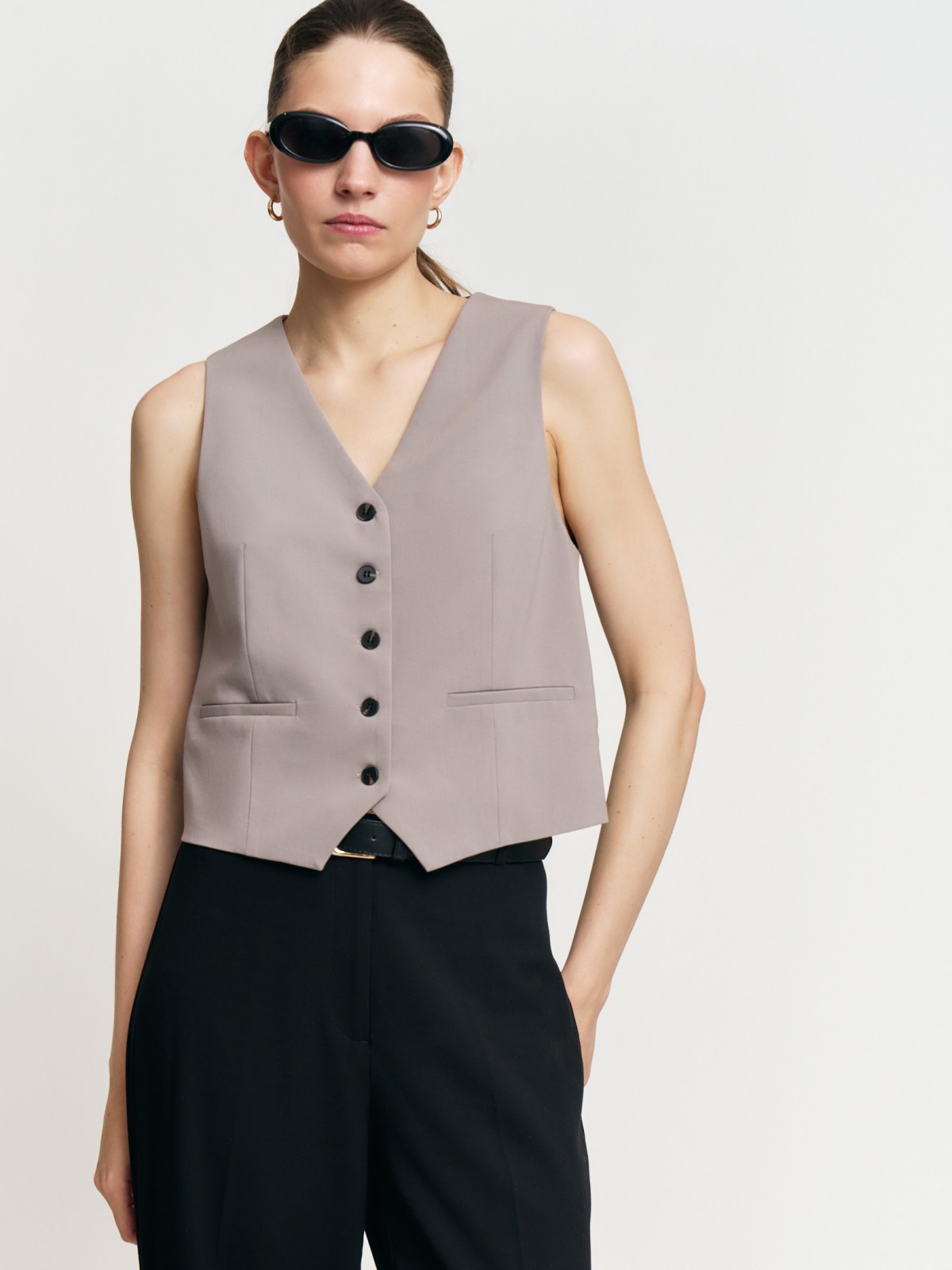 Классический жилет на пуговицах