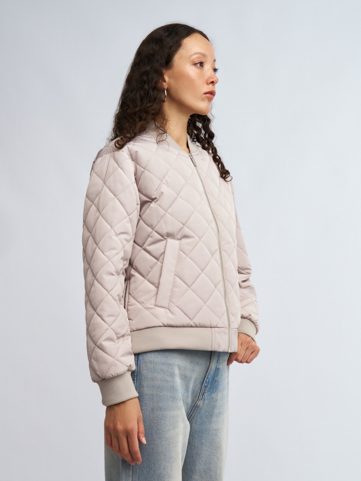 Утеплённая стёганая куртка-бомбер на синтепоне