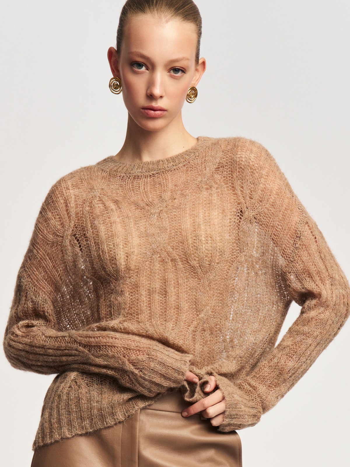 Вязаный полупрозрачный джемпер