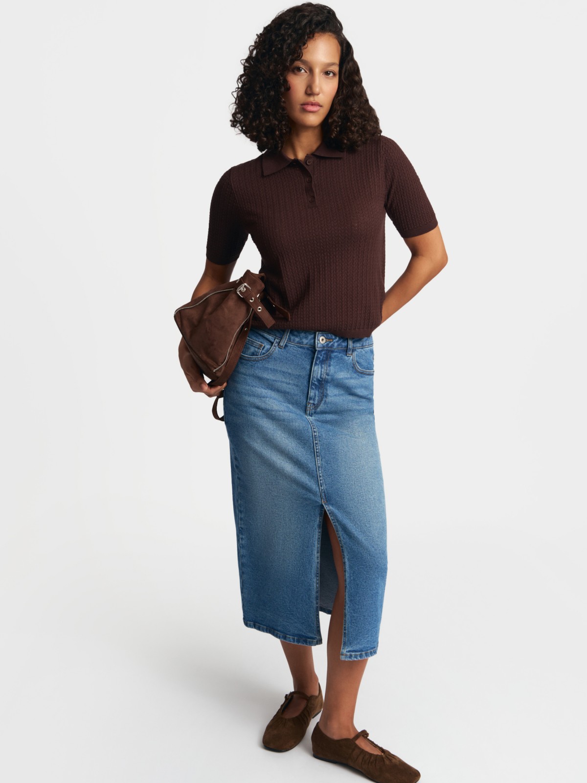 Прямая джинсовая юбка миди с разрезом