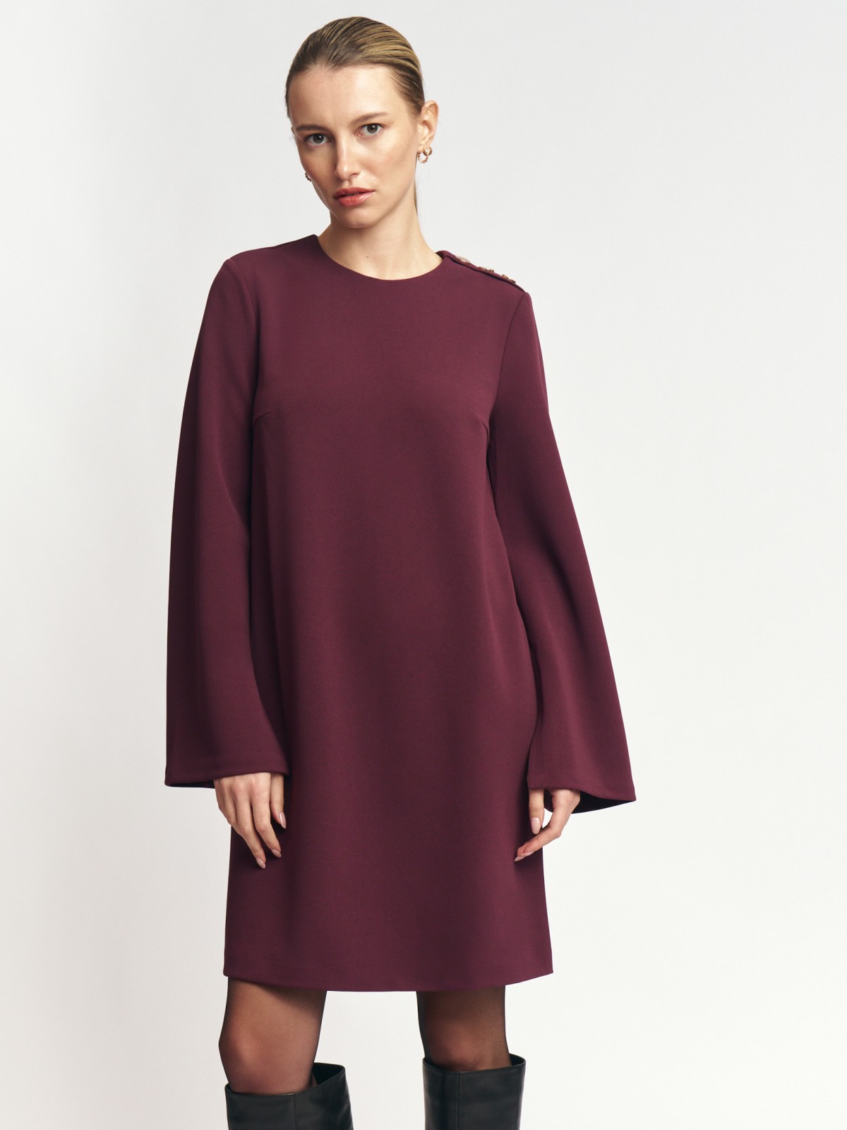 Однотонное платье мини с длинным рукавом