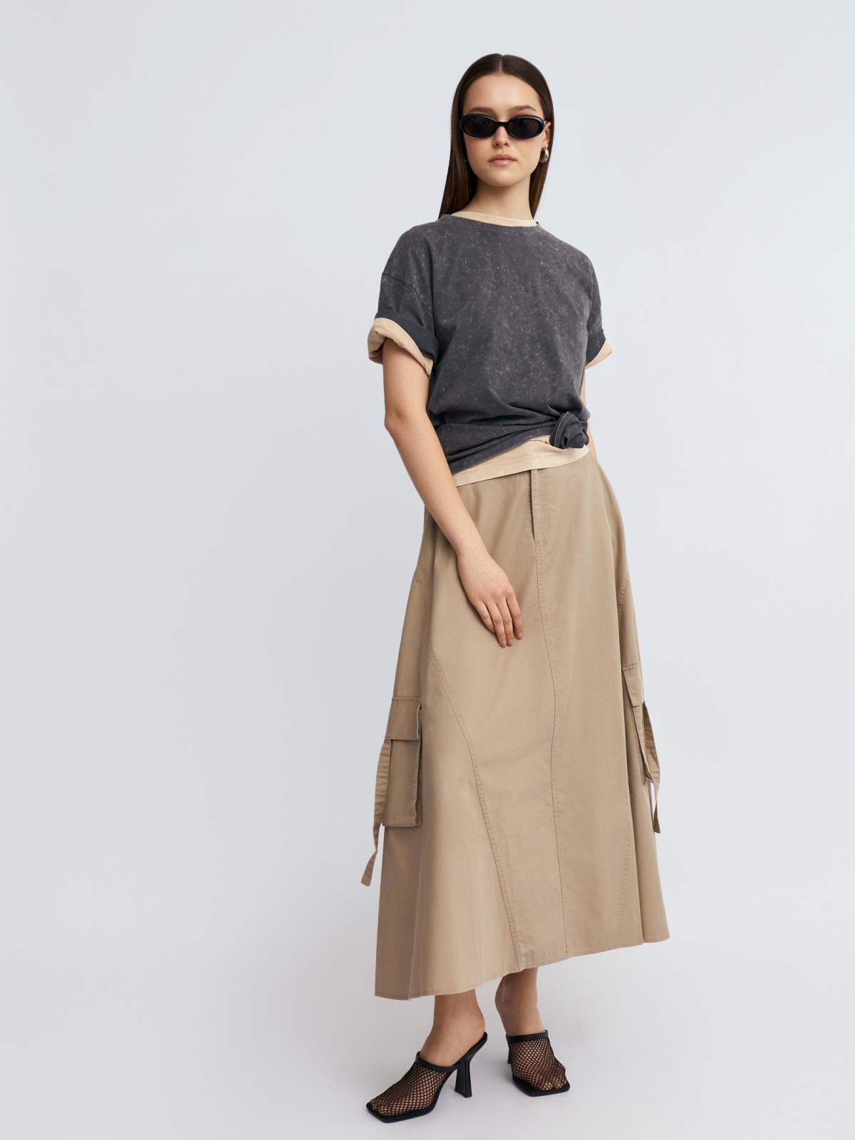 Юбка длины миди с карманами карго